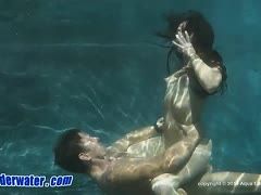 Hot fucking under water