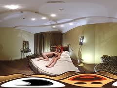 Geile Girls spielen in Panoramaaufnahme BDSM Spielchen