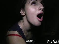 Nuttige Amateurin POV abgeschleppt und outdoor rangenommen