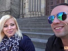 Blondes Girl von der Straße lässt sich vögeln